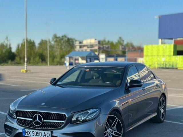 Сірий Мерседес Е-Клас, об'ємом двигуна 1.95 л та пробігом 110 тис. км за 34000 $, фото 1 на Automoto.ua