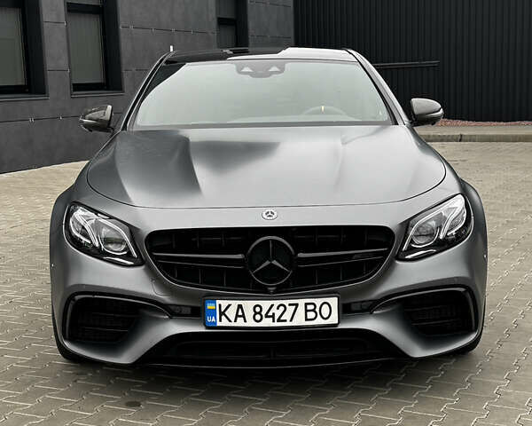 Сірий Мерседес Е-Клас, об'ємом двигуна 3.98 л та пробігом 76 тис. км за 74000 $, фото 1 на Automoto.ua