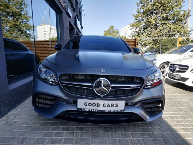 Сірий Мерседес Е-Клас, об'ємом двигуна 4 л та пробігом 2 тис. км за 169500 $, фото 1 на Automoto.ua