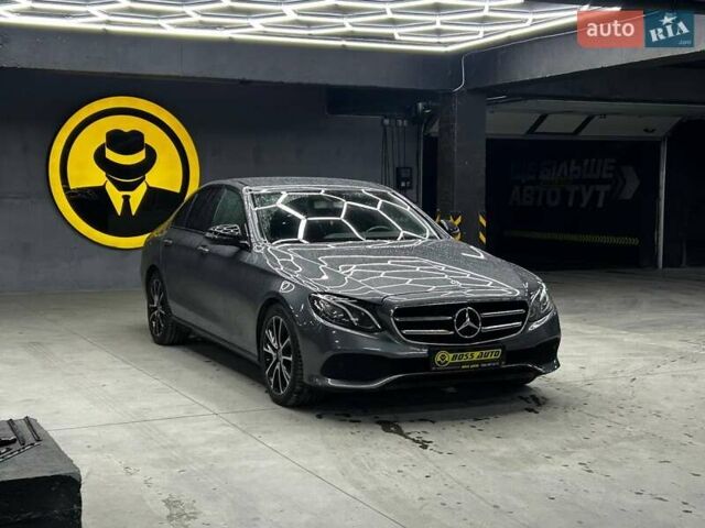 Серый Мерседес Е-Класс, объемом двигателя 1.95 л и пробегом 225 тыс. км за 30500 $, фото 1 на Automoto.ua