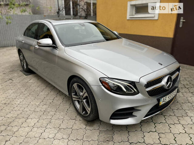 Серый Мерседес Е-Класс, объемом двигателя 2 л и пробегом 28 тыс. км за 25500 $, фото 1 на Automoto.ua