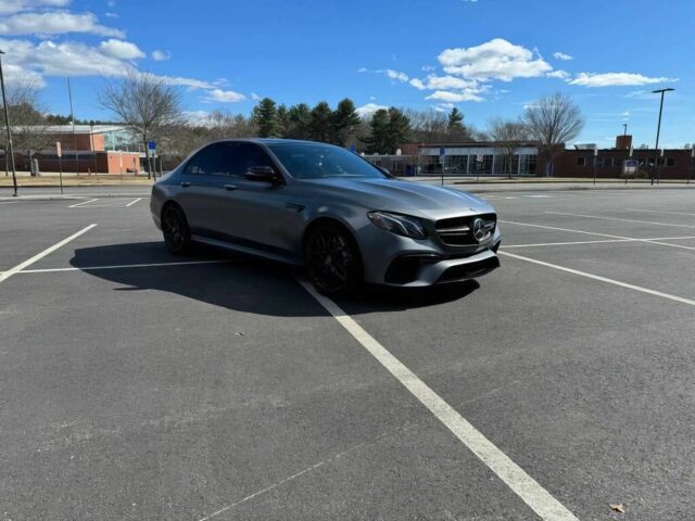 Сірий Мерседес Е-Клас, об'ємом двигуна 4 л та пробігом 32 тис. км за 19000 $, фото 1 на Automoto.ua