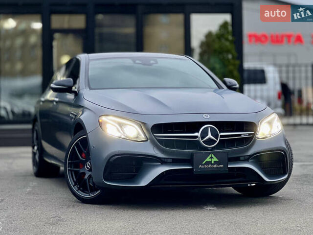 Серый Мерседес Е-Класс, объемом двигателя 4 л и пробегом 44 тыс. км за 78999 $, фото 1 на Automoto.ua