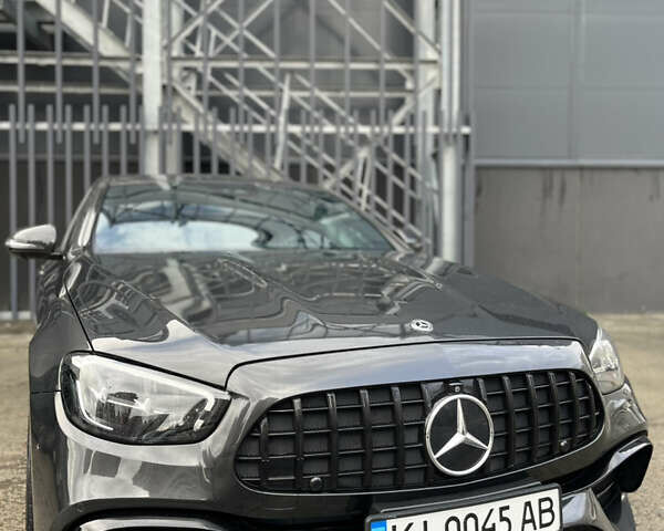 Серый Мерседес Е-Класс, объемом двигателя 1.99 л и пробегом 51 тыс. км за 55000 $, фото 1 на Automoto.ua