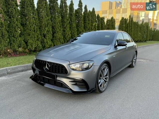 Сірий Мерседес Е-Клас, об'ємом двигуна 3 л та пробігом 50 тис. км за 85000 $, фото 1 на Automoto.ua