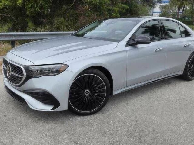 Серый Мерседес Е-Класс, объемом двигателя 2 л и пробегом 26 тыс. км за 33500 $, фото 1 на Automoto.ua