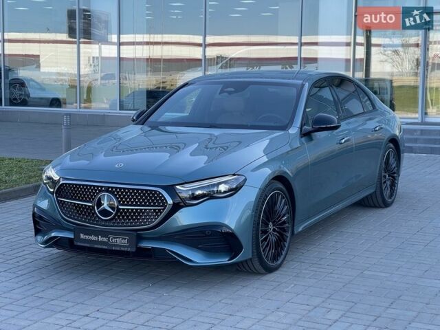 Сірий Мерседес Е-Клас, об'ємом двигуна 1.99 л та пробігом 12 тис. км за 93062 $, фото 1 на Automoto.ua