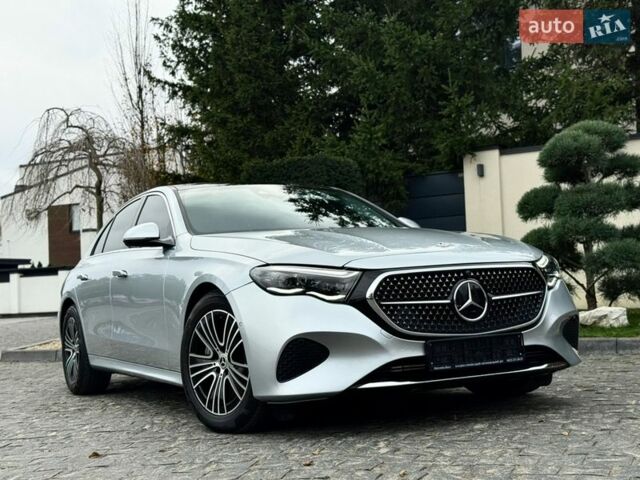 Сірий Мерседес Е-Клас, об'ємом двигуна 3 л та пробігом 4 тис. км за 71900 $, фото 1 на Automoto.ua