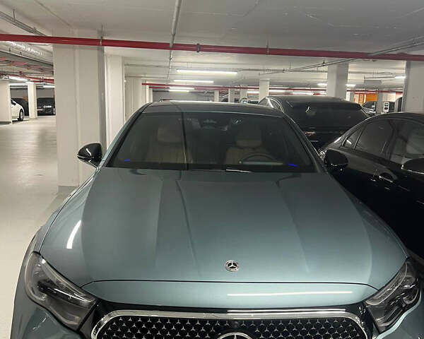 Серый Мерседес Е-Класс, объемом двигателя 2 л и пробегом 12 тыс. км за 92500 $, фото 1 на Automoto.ua