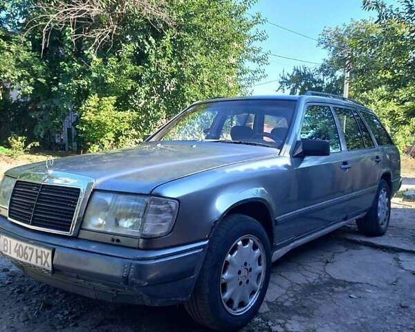 Серый Мерседес Е-Класс, объемом двигателя 2 л и пробегом 373 тыс. км за 1650 $, фото 1 на Automoto.ua