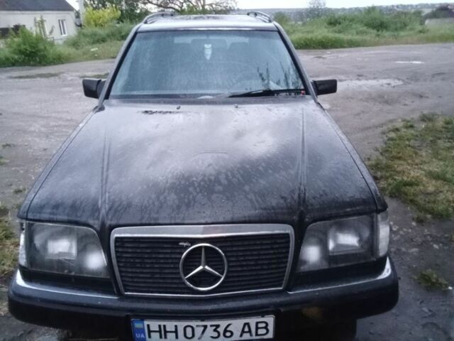 Сірий Мерседес Е-Клас, об'ємом двигуна 2.3 л та пробігом 350 тис. км за 1600 $, фото 1 на Automoto.ua