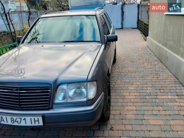 Сірий Мерседес Е-Клас, об'ємом двигуна 3 л та пробігом 333 тис. км за 3900 $, фото 1 на Automoto.ua