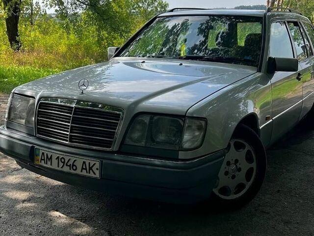Сірий Мерседес Е-Клас, об'ємом двигуна 2.5 л та пробігом 320 тис. км за 3100 $, фото 1 на Automoto.ua