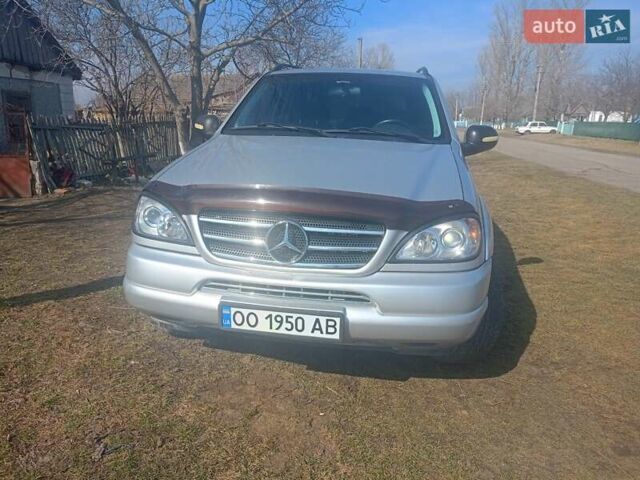Сірий Мерседес Е-Клас, об'ємом двигуна 3 л та пробігом 320 тис. км за 7600 $, фото 1 на Automoto.ua
