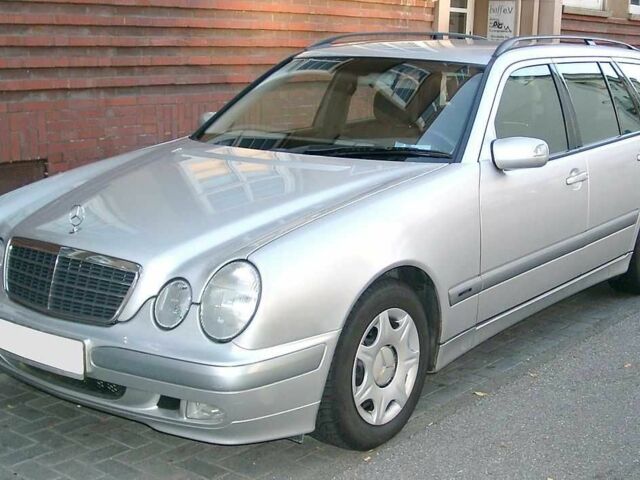 Серый Мерседес Е-Класс, объемом двигателя 0 л и пробегом 290 тыс. км за 2500 $, фото 1 на Automoto.ua