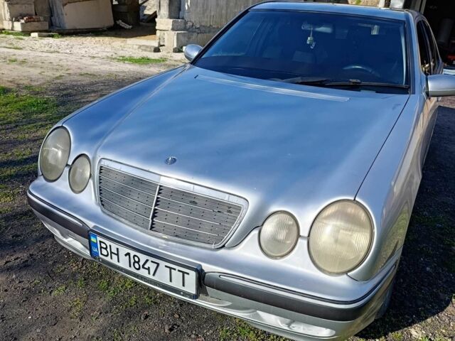 Сірий Мерседес Е-Клас, об'ємом двигуна 2.1 л та пробігом 430 тис. км за 4300 $, фото 1 на Automoto.ua