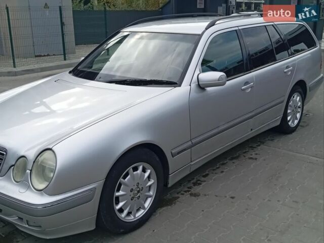 Серый Мерседес Е-Класс, объемом двигателя 3.2 л и пробегом 495 тыс. км за 4500 $, фото 1 на Automoto.ua