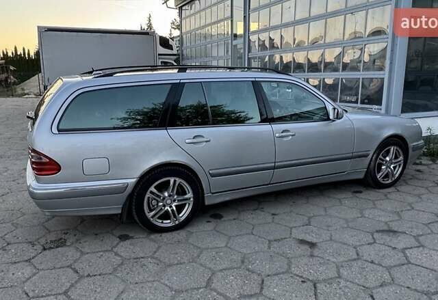 Серый Мерседес Е-Класс, объемом двигателя 3.2 л и пробегом 514 тыс. км за 4443 $, фото 1 на Automoto.ua