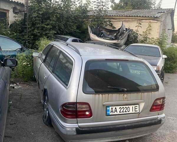 Сірий Мерседес Е-Клас, об'ємом двигуна 2.15 л та пробігом 520 тис. км за 1300 $, фото 1 на Automoto.ua