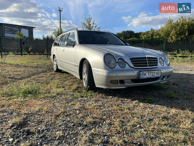 Сірий Мерседес Е-Клас, об'ємом двигуна 3.2 л та пробігом 265 тис. км за 4999 $, фото 1 на Automoto.ua