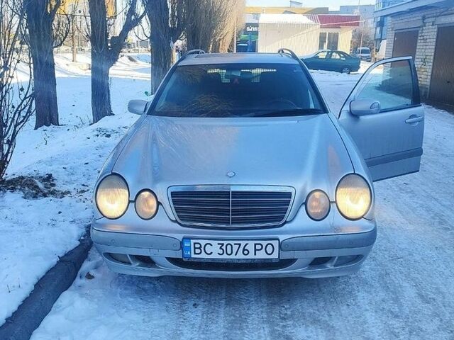 Сірий Мерседес Е-Клас, об'ємом двигуна 2 л та пробігом 340 тис. км за 3000 $, фото 1 на Automoto.ua