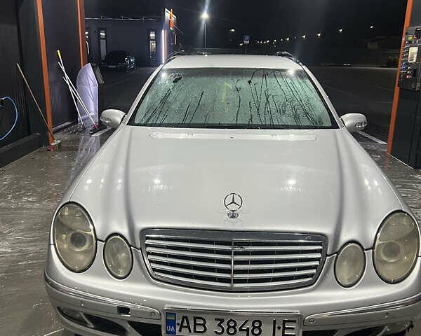 Мерседес Е-Класс 2003 в Виннице на Automoto.ua Серый Мерседес Е-Класс, объемом двигателя 2.15 л и пробегом 350 тыс. км за 4999 $, фото 1 на Automoto.ua