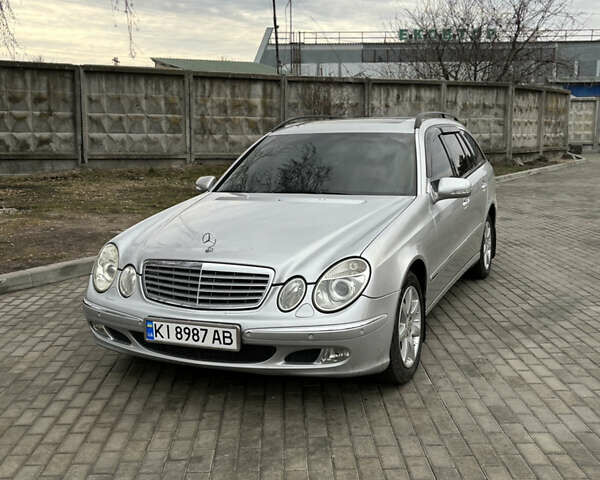 Сірий Мерседес Е-Клас, об'ємом двигуна 2.2 л та пробігом 335 тис. км за 6900 $, фото 1 на Automoto.ua