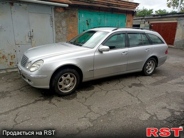 Серый Мерседес Е-Класс, объемом двигателя 2.1 л и пробегом 390 тыс. км за 4400 $, фото 1 на Automoto.ua