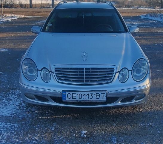 Сірий Мерседес Е-Клас, об'ємом двигуна 2.1 л та пробігом 400 тис. км за 5000 $, фото 1 на Automoto.ua