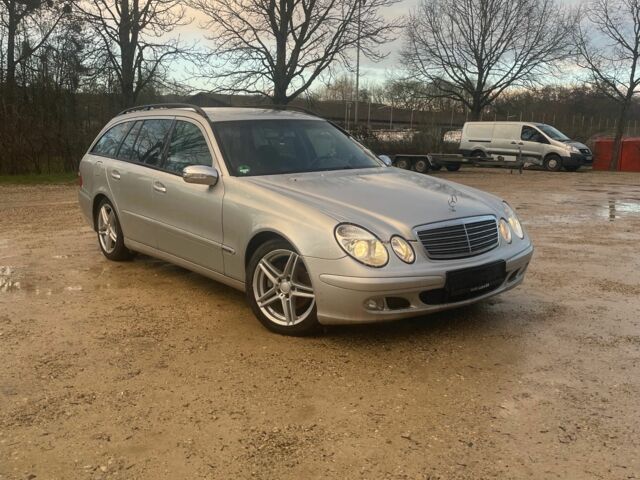 Сірий Мерседес Е-Клас, об'ємом двигуна 2.2 л та пробігом 400 тис. км за 2800 $, фото 1 на Automoto.ua