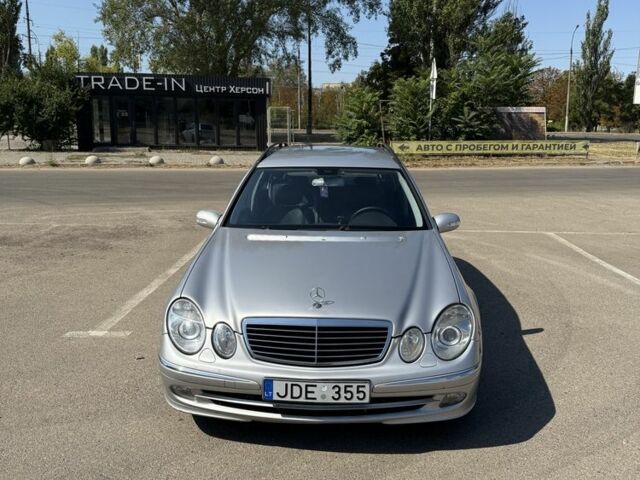 Серый Мерседес Е-Класс, объемом двигателя 3.2 л и пробегом 320 тыс. км за 3000 $, фото 1 на Automoto.ua
