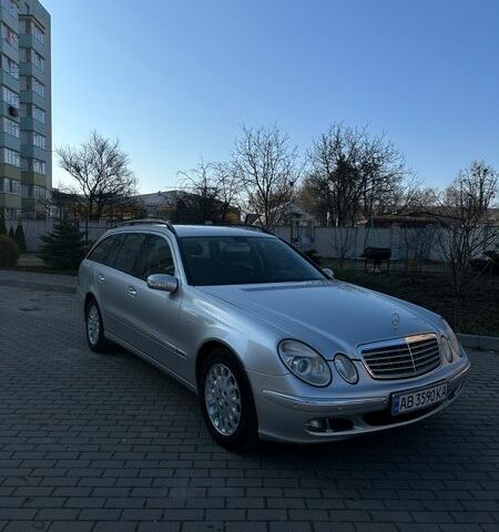 Серый Мерседес Е-Класс, объемом двигателя 2.1 л и пробегом 240 тыс. км за 7200 $, фото 1 на Automoto.ua