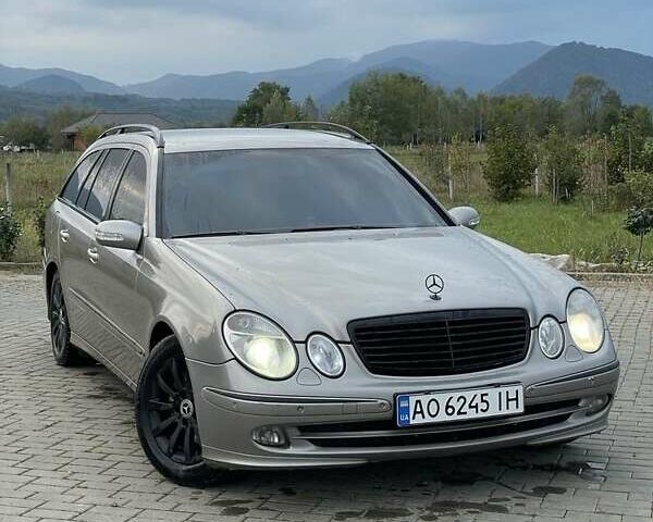 Мерседес Е-Класс 2005 в Хусте на Automoto.ua Серый Мерседес Е-Класс, объемом двигателя 3 л и пробегом 383 тыс. км за 7700 $, фото 1 на Automoto.ua