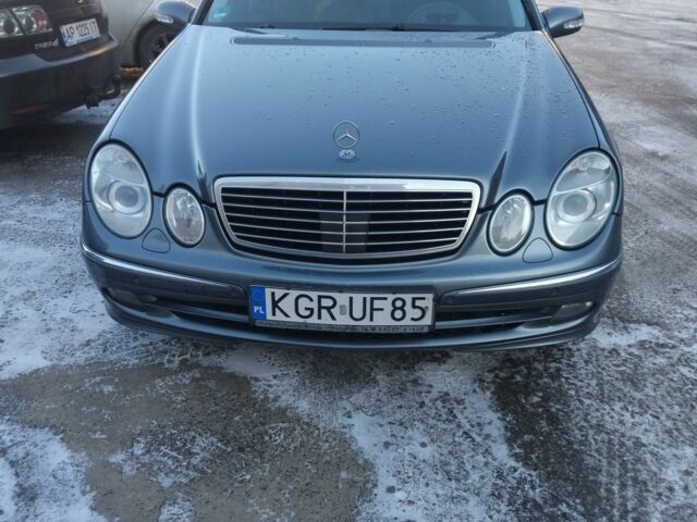 Серый Мерседес Е-Класс, объемом двигателя 3.2 л и пробегом 47 тыс. км за 3200 $, фото 1 на Automoto.ua