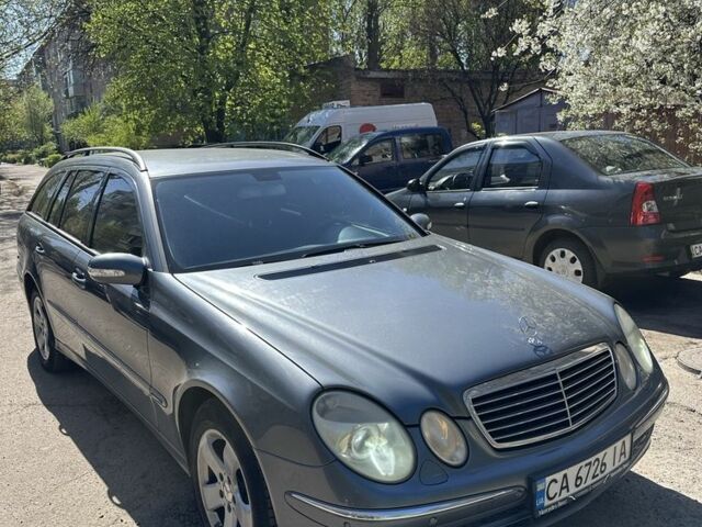 Серый Мерседес Е-Класс, объемом двигателя 3.2 л и пробегом 305 тыс. км за 6395 $, фото 1 на Automoto.ua