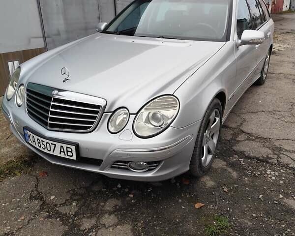 Серый Мерседес Е-Класс, объемом двигателя 3 л и пробегом 250 тыс. км за 10000 $, фото 1 на Automoto.ua