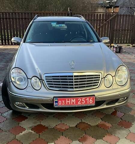 Сірий Мерседес Е-Клас, об'ємом двигуна 2 л та пробігом 225 тис. км за 8700 $, фото 1 на Automoto.ua