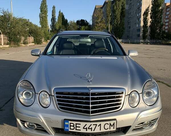 Серый Мерседес Е-Класс, объемом двигателя 2.99 л и пробегом 322 тыс. км за 9500 $, фото 1 на Automoto.ua