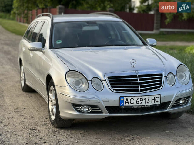 Сірий Мерседес Е-Клас, об'ємом двигуна 2.1 л та пробігом 280 тис. км за 9200 $, фото 1 на Automoto.ua