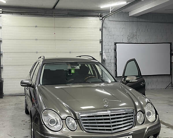 Сірий Мерседес Е-Клас, об'ємом двигуна 1.8 л та пробігом 378 тис. км за 6500 $, фото 1 на Automoto.ua