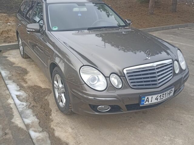 Серый Мерседес Е-Класс, объемом двигателя 2.2 л и пробегом 270 тыс. км за 8600 $, фото 1 на Automoto.ua