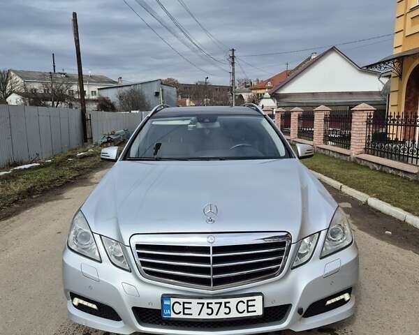 Сірий Мерседес Е-Клас, об'ємом двигуна 2.1 л та пробігом 255 тис. км за 13500 $, фото 1 на Automoto.ua