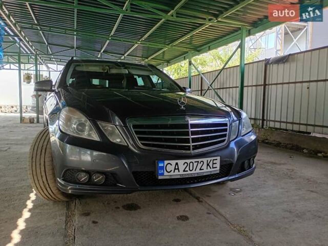 Сірий Мерседес Е-Клас, об'ємом двигуна 2.2 л та пробігом 360 тис. км за 10500 $, фото 1 на Automoto.ua
