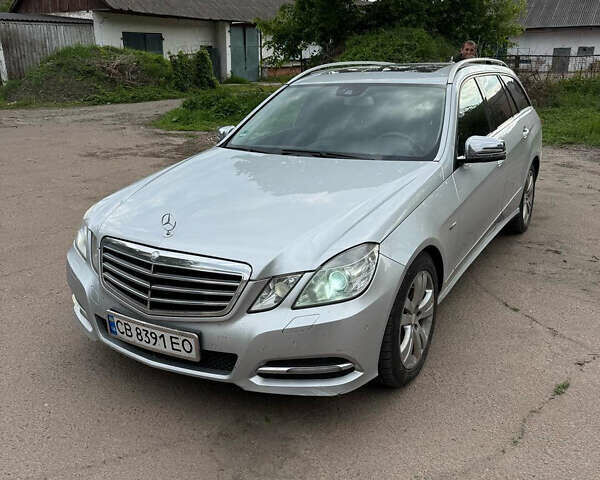 Серый Мерседес Е-Класс, объемом двигателя 2.14 л и пробегом 246 тыс. км за 10795 $, фото 1 на Automoto.ua