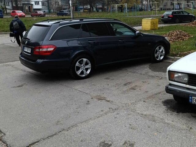 Серый Мерседес Е-Класс, объемом двигателя 2.1 л и пробегом 301 тыс. км за 9300 $, фото 1 на Automoto.ua