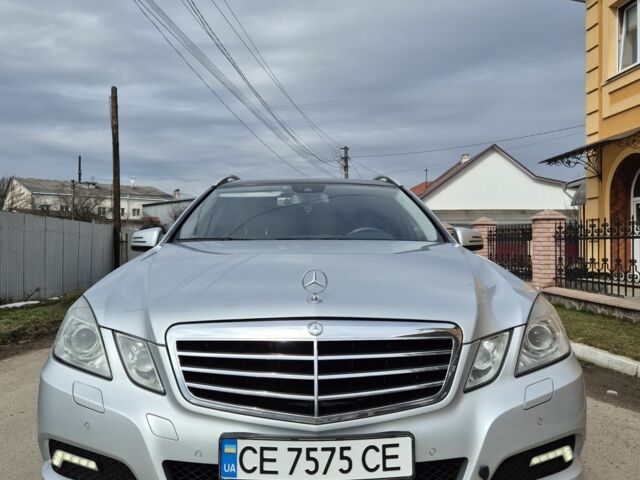Серый Мерседес Е-Класс, объемом двигателя 2.1 л и пробегом 255 тыс. км за 13500 $, фото 1 на Automoto.ua