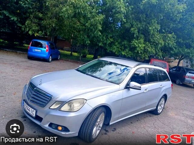 Серый Мерседес Е-Класс, объемом двигателя 2.1 л и пробегом 50700 тыс. км за 12000 $, фото 1 на Automoto.ua