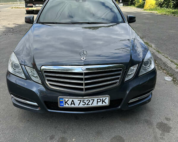 Сірий Мерседес Е-Клас, об'ємом двигуна 3 л та пробігом 322 тис. км за 13200 $, фото 1 на Automoto.ua