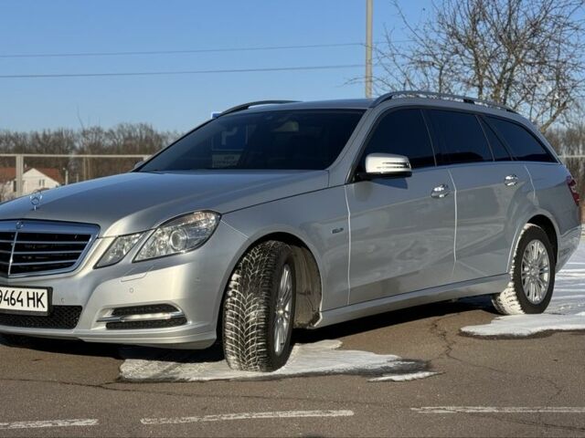Сірий Мерседес Е-Клас, об'ємом двигуна 2.2 л та пробігом 3 тис. км за 15600 $, фото 1 на Automoto.ua