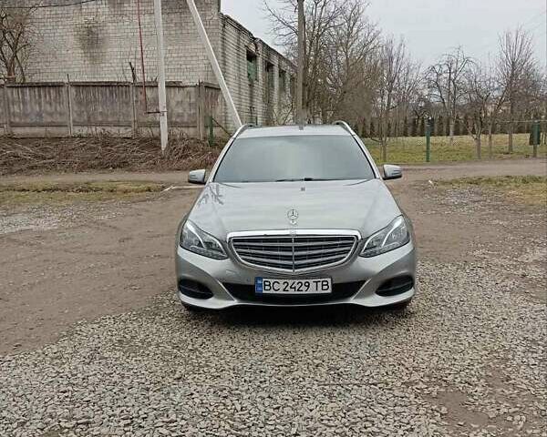 Серый Мерседес Е-Класс, объемом двигателя 2.14 л и пробегом 330 тыс. км за 16900 $, фото 1 на Automoto.ua